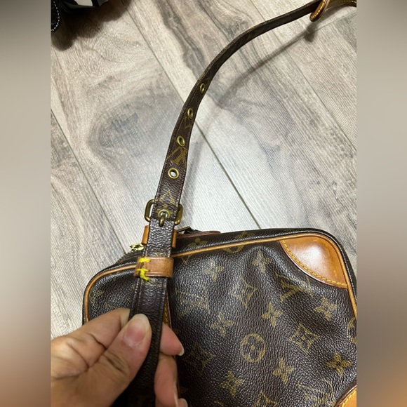 Authentic LV Danube Vintage Sling Bag - Picture 12 of 17